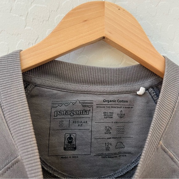 Patagonia Dark Grey Floral Embroidered Organic Cotton Crewneck - Picture 4 of 9